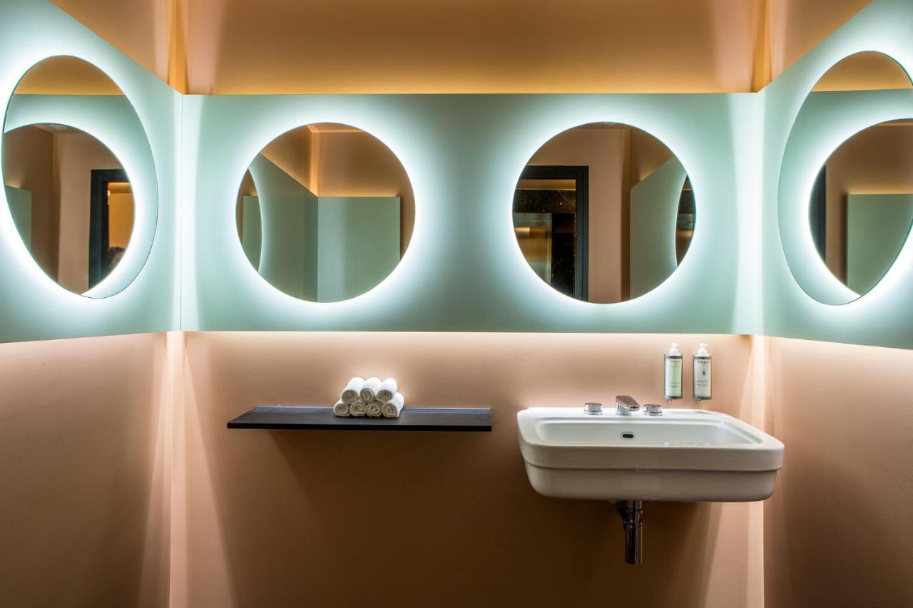 Du Rond-point Des Champs-élysées - Esprit De France 4*