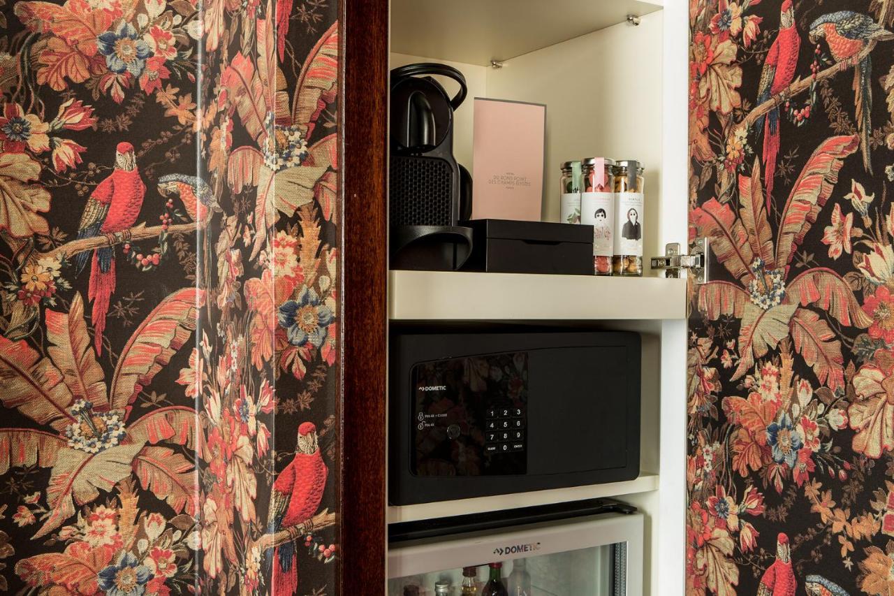 Du Rond-point Des Champs-élysées - Esprit De France 4*