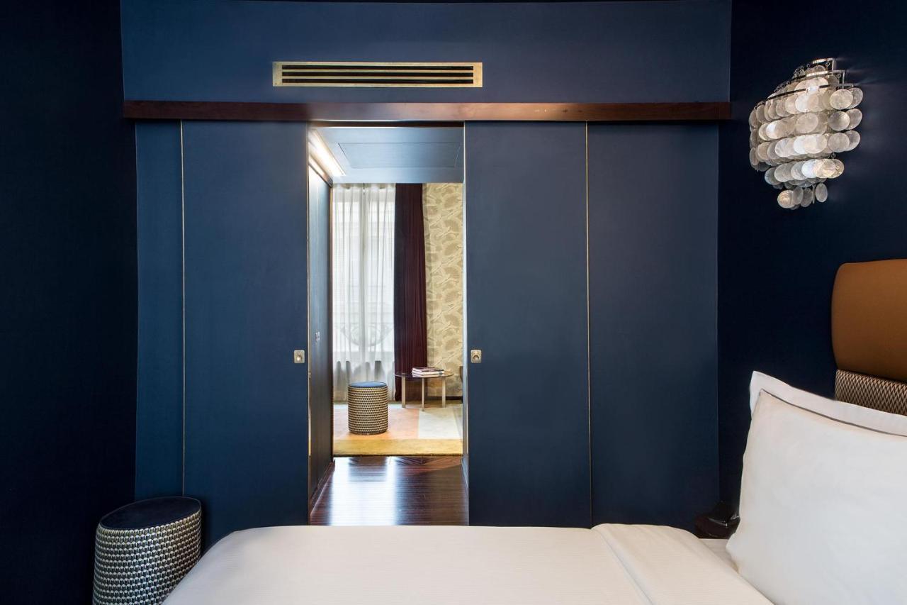 Du Rond-point Des Champs-élysées - Esprit De France