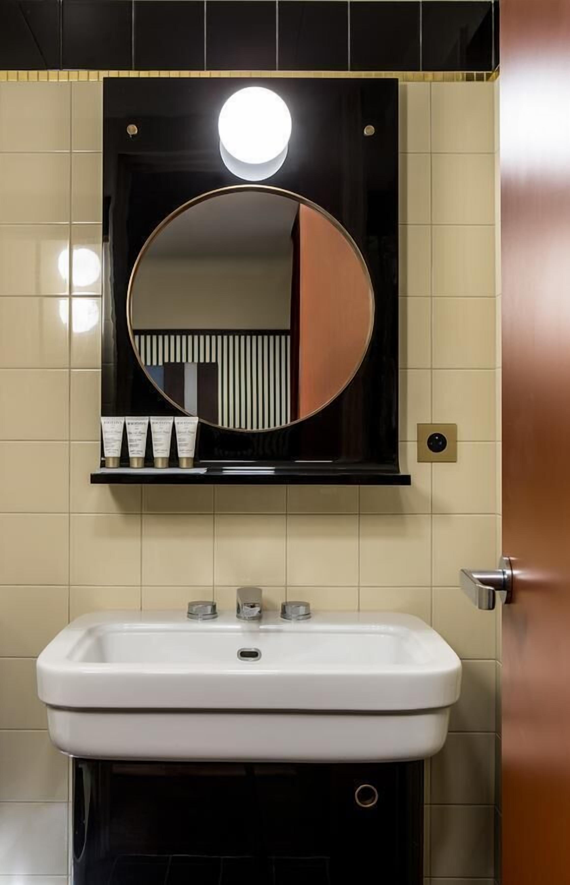 Du Rond-point Des Champs-élysées - Esprit De France Hotel Parigi