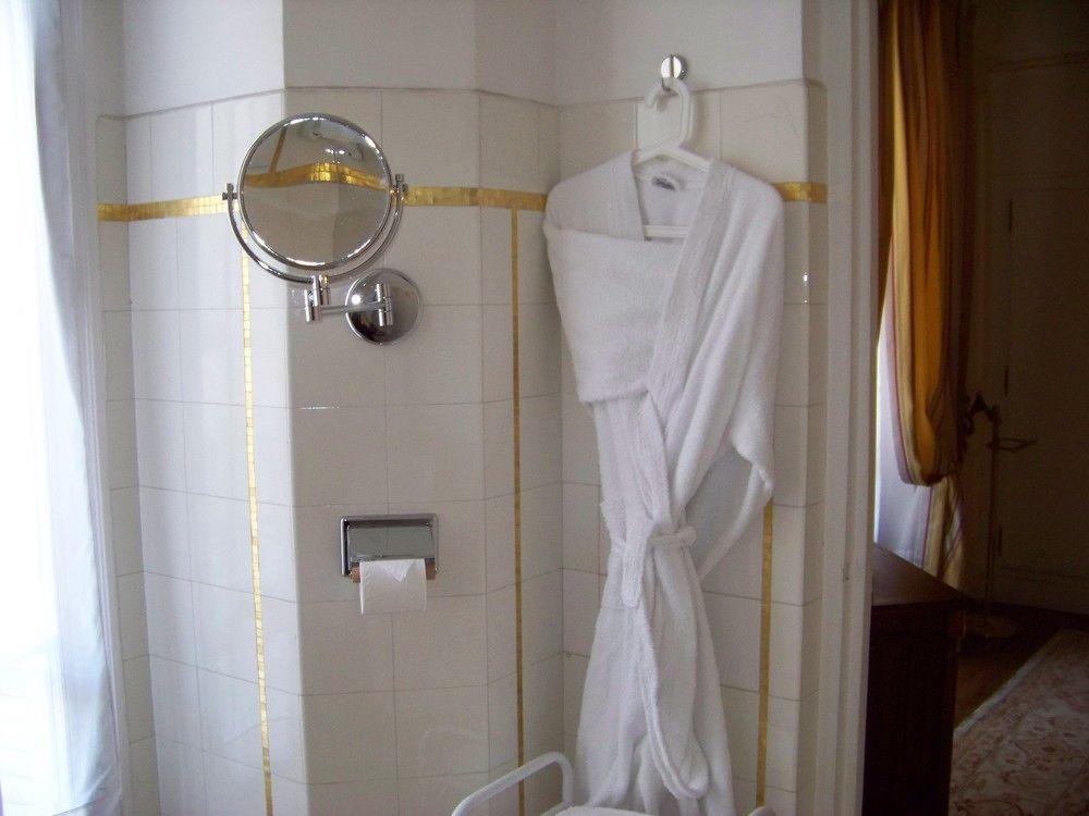 Hotel Du Rond-point Des Champs-élysées - Esprit De France