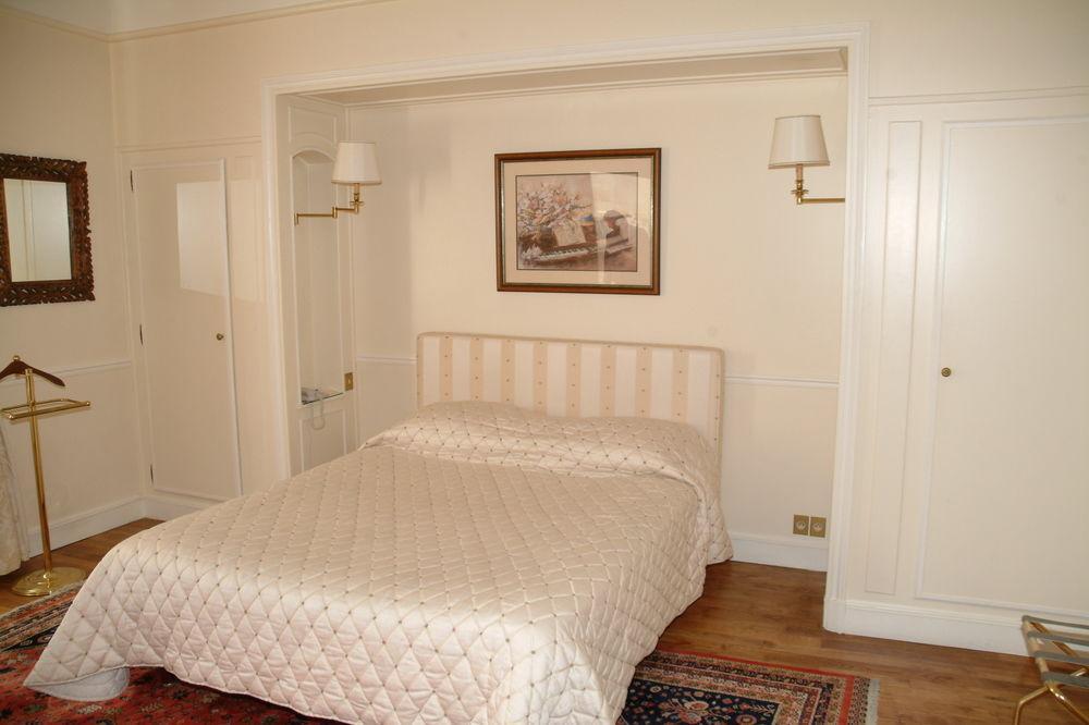 Hotel Du Rond-point Des Champs-élysées - Esprit De France Parigi