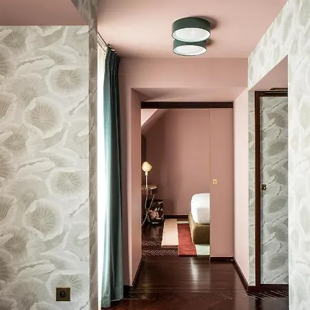 Hotel Du Rond-point Des Champs-elysees - Esprit De France 4*