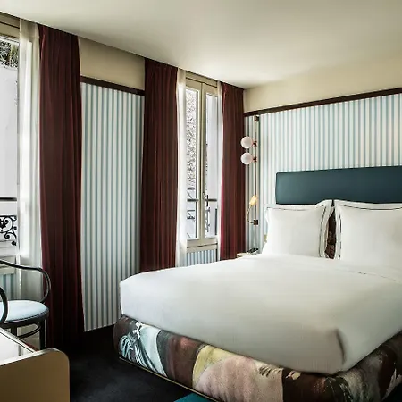 Du Rond-point Des Champs-elysees - Esprit De France 4* Paris