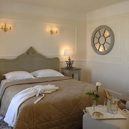 Hotel Du Rond-point Des Champs-elysees - Esprit De France Paris