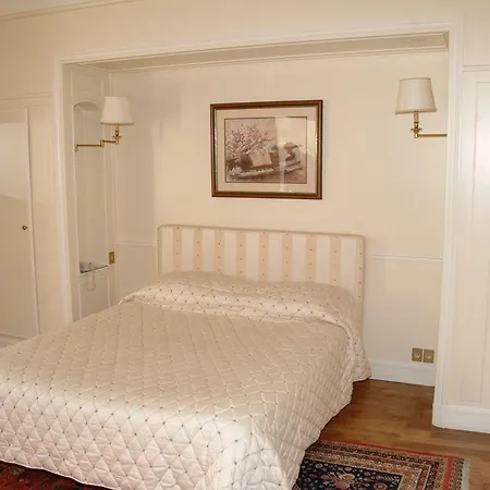 Hotel Du Rond-point Des Champs-elysees - Esprit De France Paris