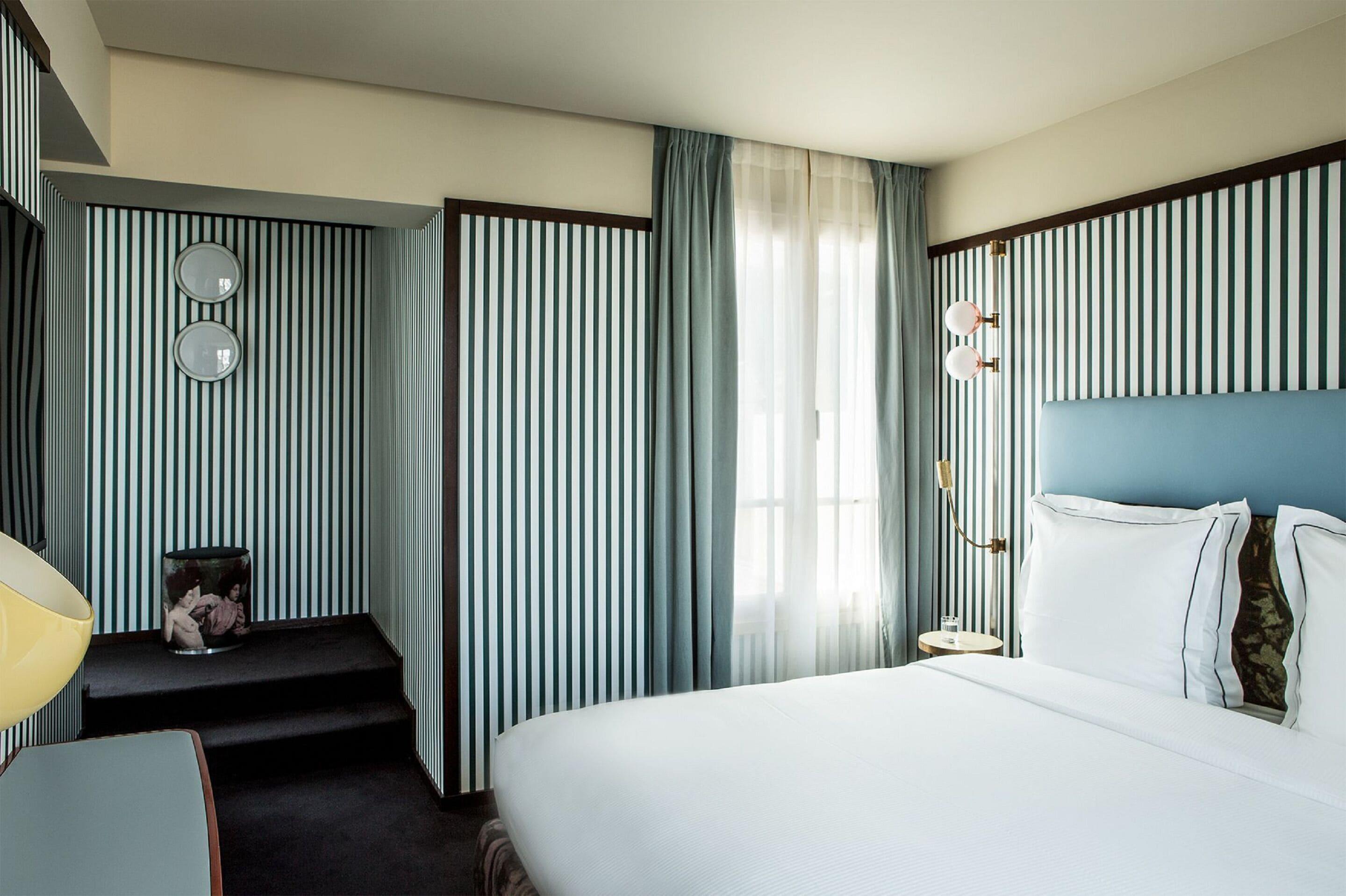 Hotel Du Rond-point Des Champs-elysees - Esprit De France